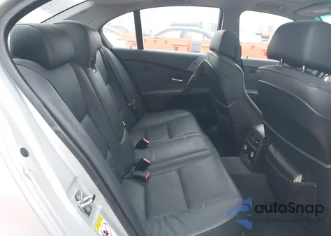 2007 BMW 530Xi z USA, uszkodzony, nr VIN WBANF73597CU23184